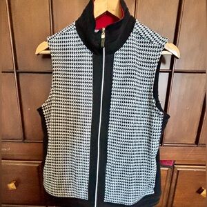 Allison Daley women's houndstooth zip vest with black trim and a red interior.